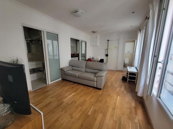 Trois pièces rue Saint-Maur