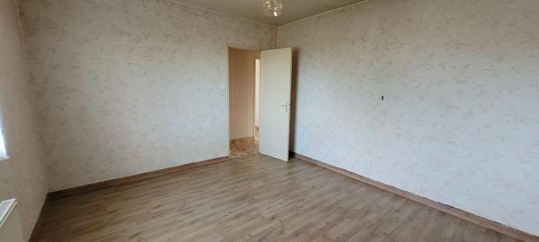 Maison non mitoyenne sur s/sol, Potentiel.