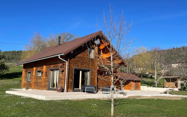 Maison à vendre    4 pièces • 115 m2 Légna