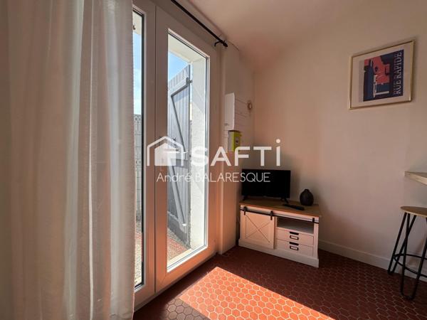 Studio clé en main avec extérieur.