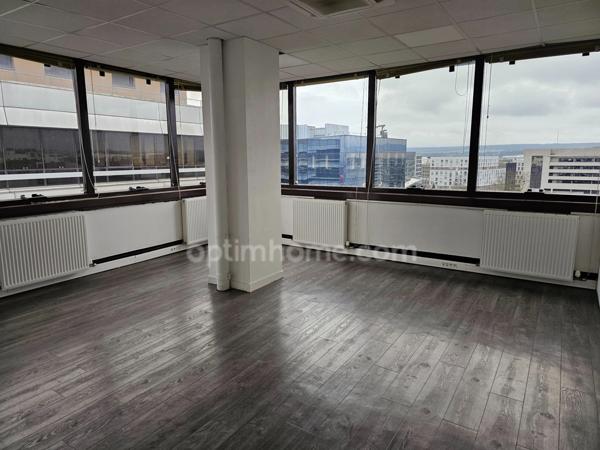 Bureau de 27 m2 à louer à Cergy Préfecture
