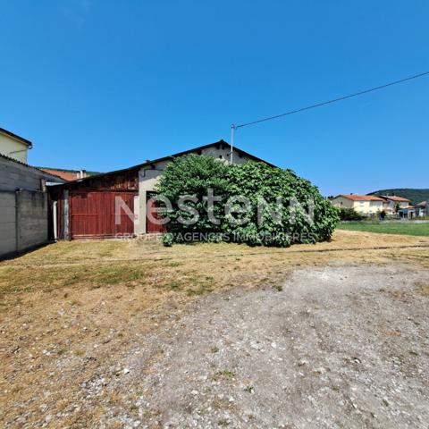 A VENDRE PARKING-BOX LAVELANET 191 M² SUR TERRAIN CONSTRUCTIBLE 923 M²