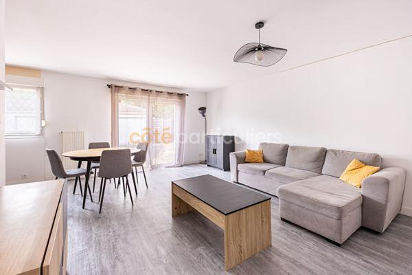 Vente
                Appartement67 m² - 3 Pièces -
                    BASSE-GOULAINE (44115)