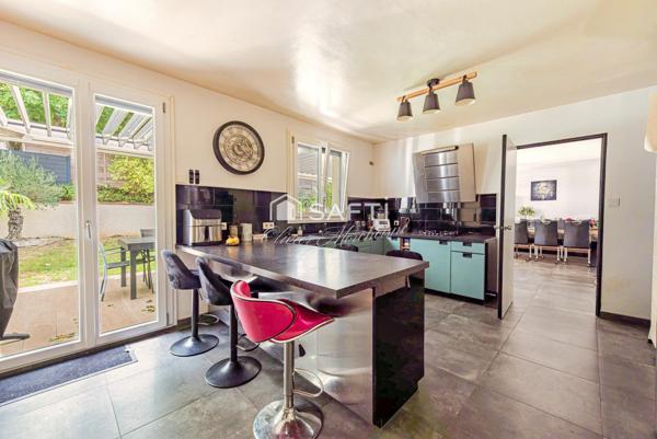 Grande maison familiale avec piscine