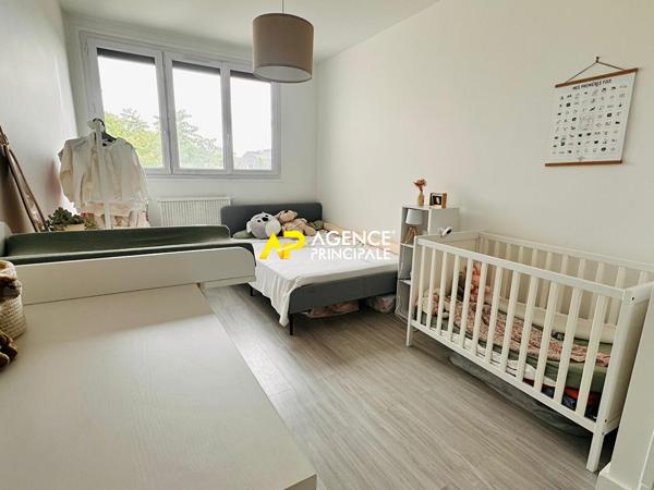 Sartrouville - Les Dix Arpents - Appartement 4 pièces 78.59 m2 avec cave et box 299 000 € **  - Référence  9587