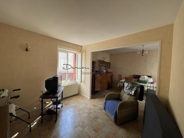Maison de village avec garage et jardin
