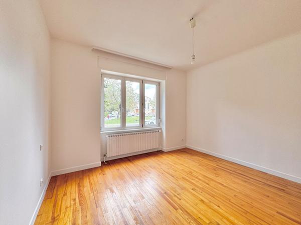 Lumineux T3 rénové avec son garage, son balcon, sa cave au coeur de Thionville