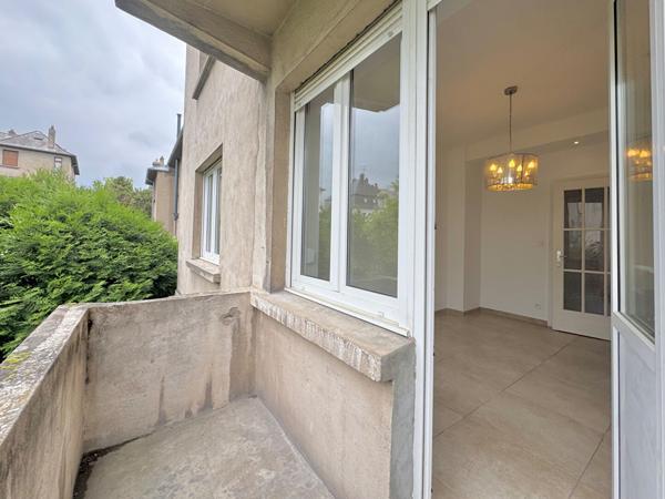 Lumineux T3 rénové avec son garage, son balcon, sa cave au coeur de Thionville