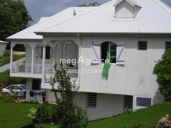 Maison à MORNE-A-L'EAU, 97111 - 7 pièces 180m²