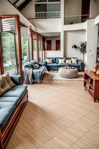 Maison à MORNE-A-L'EAU, 97111 - 7 pièces 180m²