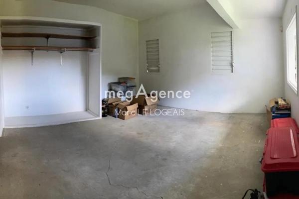 Maison à MORNE-A-L'EAU, 97111 - 7 pièces 180m²