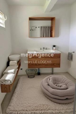 Maison à MORNE-A-L'EAU, 97111 - 7 pièces 180m²