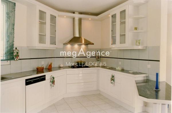 Maison à MORNE-A-L'EAU, 97111 - 7 pièces 180m²