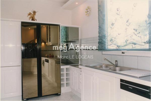 Maison à MORNE-A-L'EAU, 97111 - 7 pièces 180m²