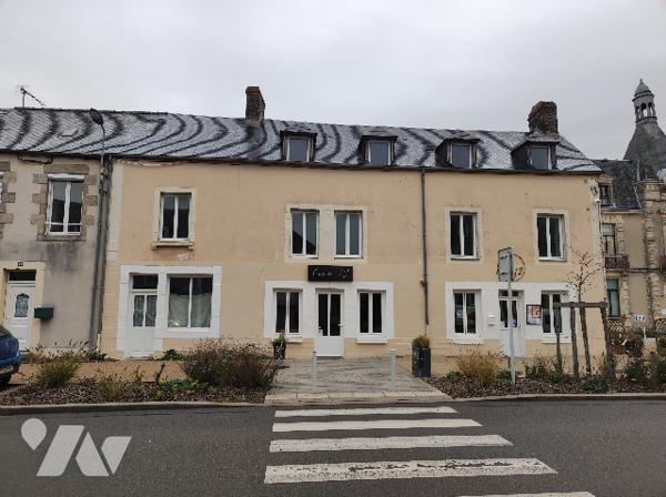 Un immeuble (ancien Hôtel – Restaurant)