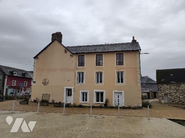 Un immeuble (ancien Hôtel – Restaurant)