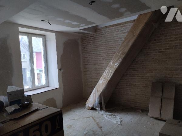 Un immeuble (ancien Hôtel – Restaurant)