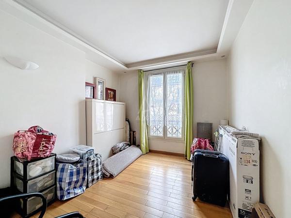 3 pièces traversant -  lumineux - Paris 18 / Jules Joffrin - 4e étage par escalier