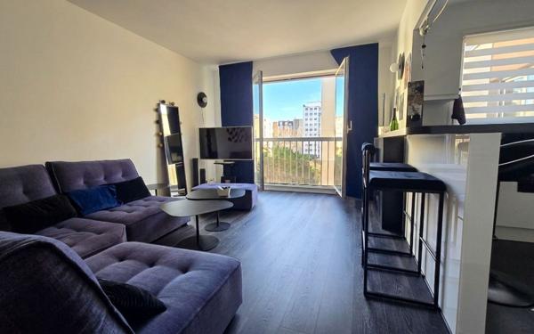 Appartement à vendre    2 pièces • 52,80 m2 Paris 12