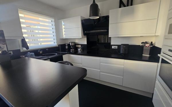 Appartement à vendre    2 pièces • 52,80 m2 Paris 12