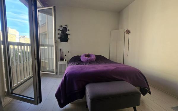 Appartement à vendre    2 pièces • 52,80 m2 Paris 12