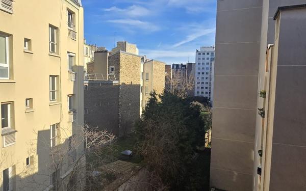 Appartement à vendre    2 pièces • 52,80 m2 Paris 12