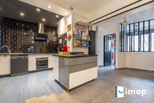 Pavillon individuel contemporain sur 1259 m² de terrain à Sainte Geneviève des Bois