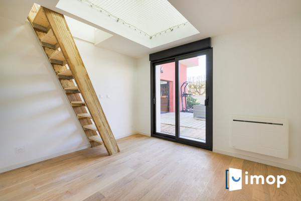 Pavillon individuel contemporain sur 1259 m² de terrain à Sainte Geneviève des Bois