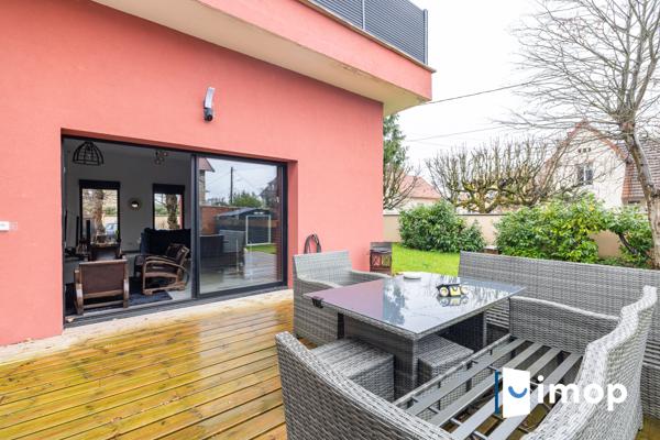 Pavillon individuel contemporain sur 1259 m² de terrain à Sainte Geneviève des Bois
