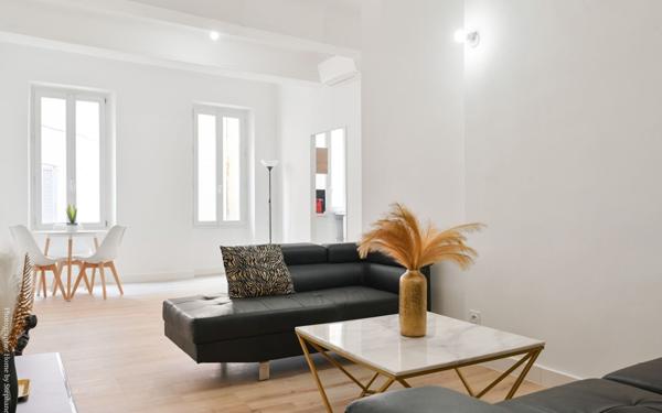 Appartement à vendre    2 pièces • 51 m2 Sanary-sur-Mer