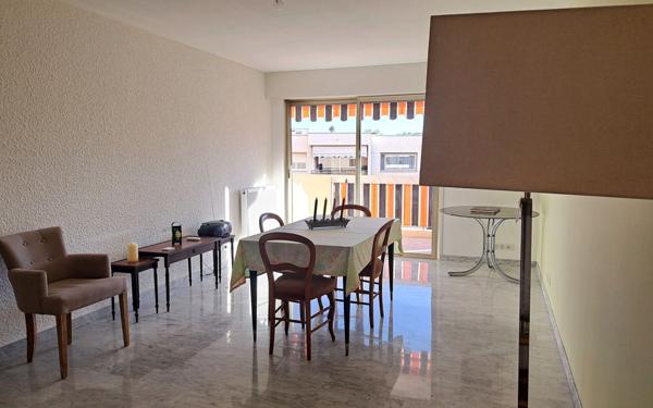 Appartement à vendre    2 pièces • 49,80 m2 Vallauris