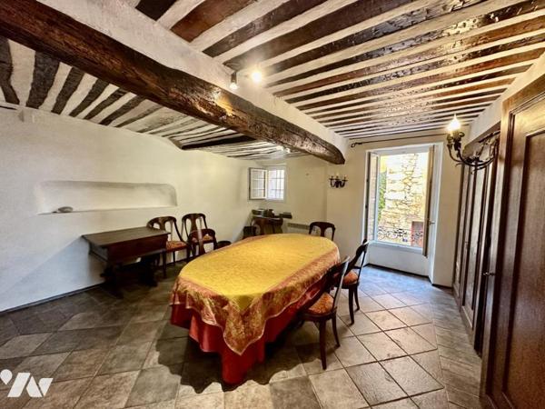 CHATEAUNEUF DE GRASSE - MAISON DE VILLAGE DE 200M² AVEC APERCU MER