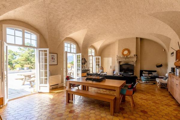 Vente Maison de luxe Mazamet 9 Pièces 365 m²