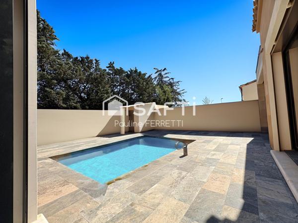 Villa plain pied T4,100m2 avec jardin, piscine et garage