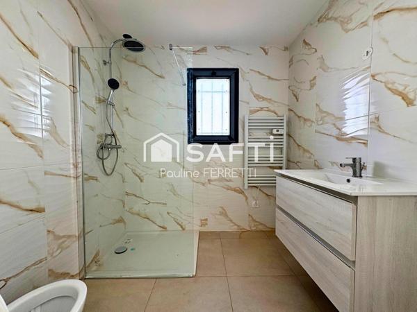 Villa plain pied T4,100m2 avec jardin, piscine et garage