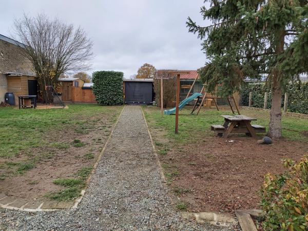 sous sol 2ch dont 1 en rdc impeccable