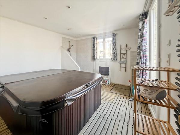 Maison Saint Brevin Les Pins 4 pièce(s) CENTRE VILLE plus dépendances  aménagées 42 m²