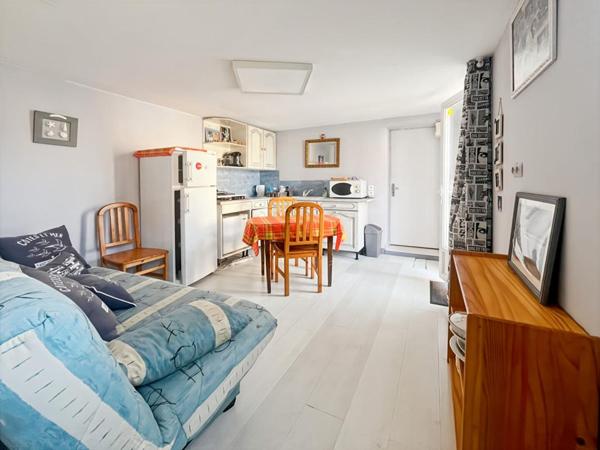 Maison Saint Brevin Les Pins 4 pièce(s) CENTRE VILLE plus dépendances  aménagées 42 m²