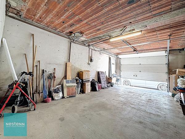 Maison de ville avec deux garages en plein centre de Bléré