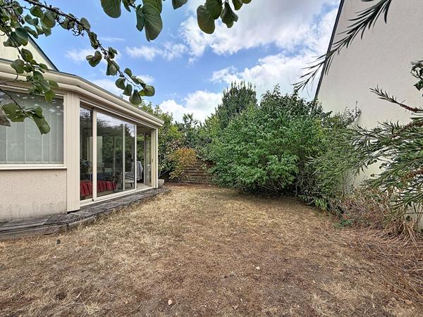 Maison 5 pièces à vendre à Angers - Secteur Nazareth, vie de plain-pied, 3 chambres, jardin, calme et sans vis-à-vis