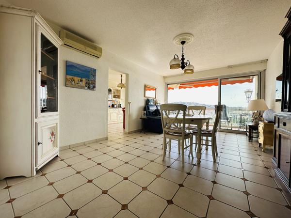 PROCHE CENTRE VILLE ET PLAGE APPARTEMENT 4 PIECES 79M2 AVEC SUPERBE VUE MER