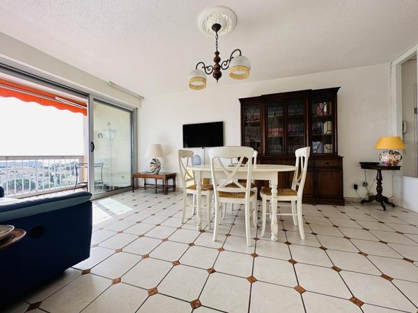 PROCHE CENTRE VILLE ET PLAGE APPARTEMENT 4 PIECES 79M2 AVEC SUPERBE VUE MER