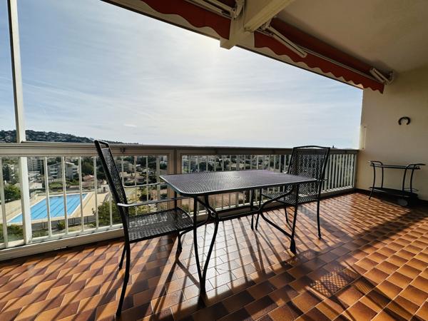 PROCHE CENTRE VILLE ET PLAGE APPARTEMENT 4 PIECES 79M2 AVEC SUPERBE VUE MER