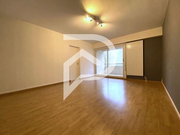 Appartement 2 pièces balcon et garage - Quartier Juranville