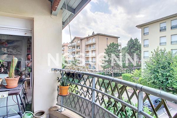 Appartement 3 pièces 2 chambres Terrasse en dernier étage - 69500 BRON
