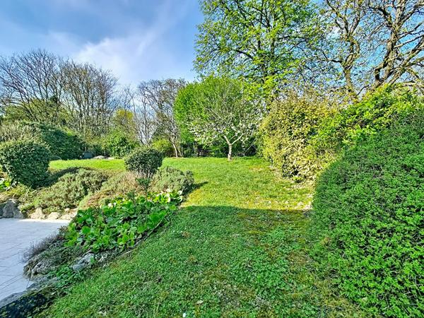 TOURS NORD - SAINTE RADEGONDE - Maison 6 pièces avec 4 chambres, 120 m² avec sous-sol complet et jardin