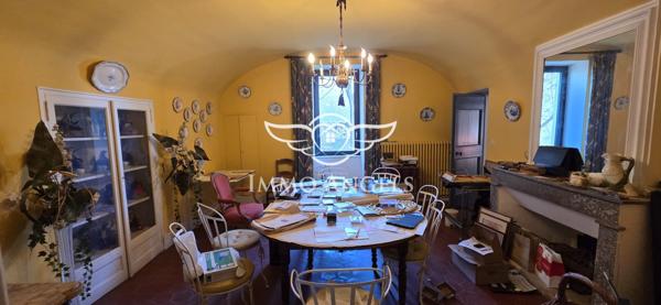 Magnanerie du XVIIIᵉ siècle – 249 m² habitables – Cœur de village, aux portes de l’Ardèche
