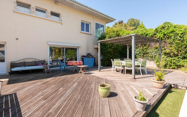 Maison à vendre    6 pièces •  Mont-de-Marsan