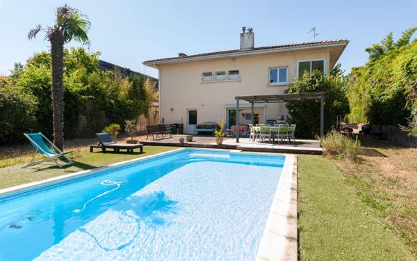 Maison à vendre    6 pièces •  Mont-de-Marsan