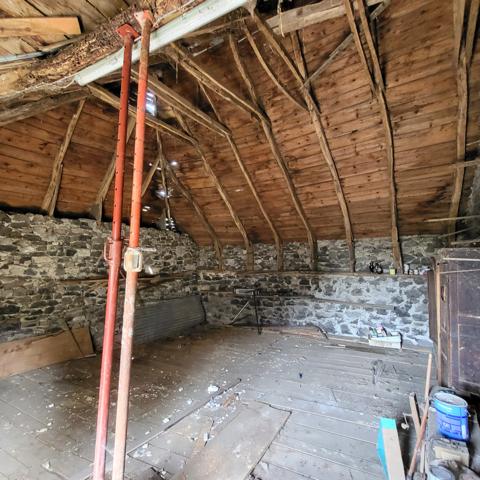 Grange en pierres Apchon Apchon (15400)